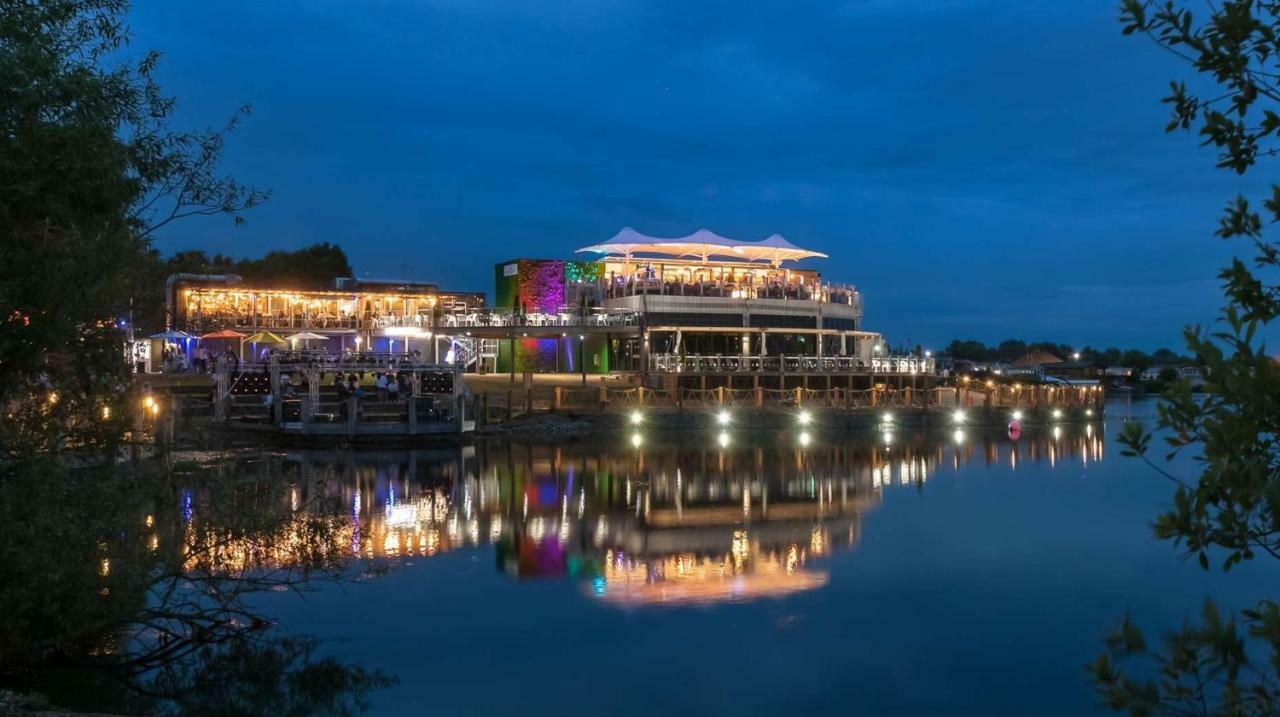 The Salsa Attractive Accomodation At Tattershall Lakes Екстер'єр фото